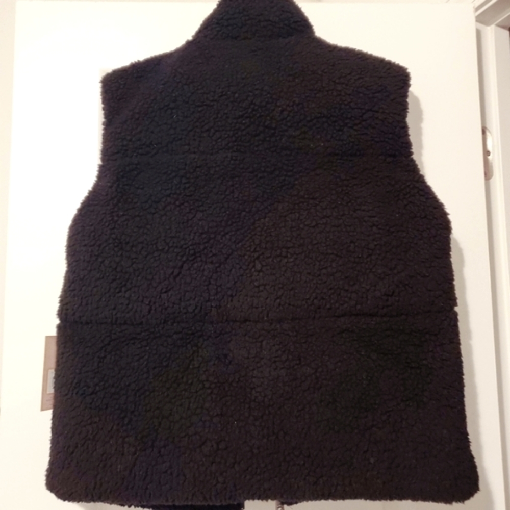 BearPaw Vest Retail $190 NWT Ptp21.5" - Picture 8 of 10